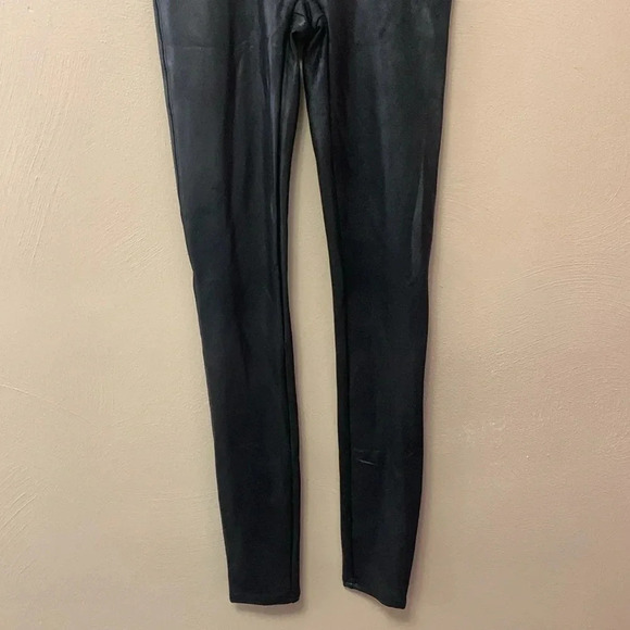 Spanx Faux Leather Leggings in Black Size Small - Picture 4 of 14